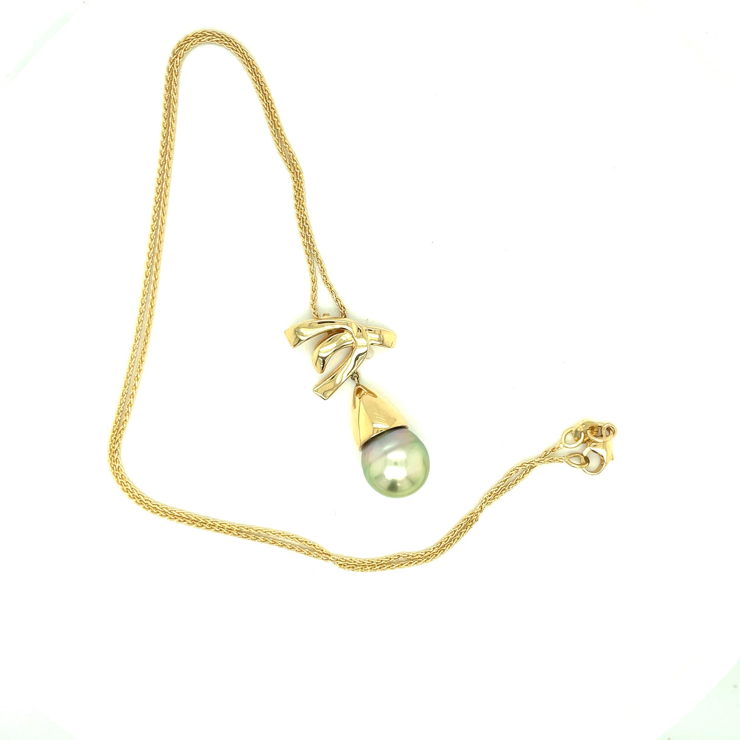 Vintage 18k Yellow Gold and Pearl Necklace 11.6 grams