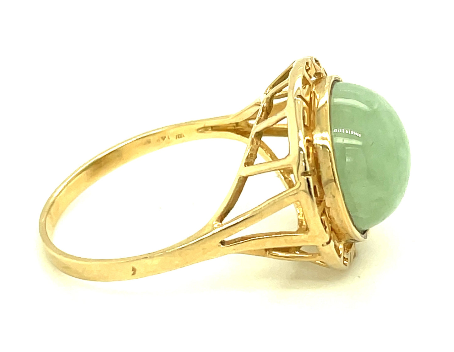Vintage 14k Yellow Gold and Jade Filigree Ring Size 9 1/4