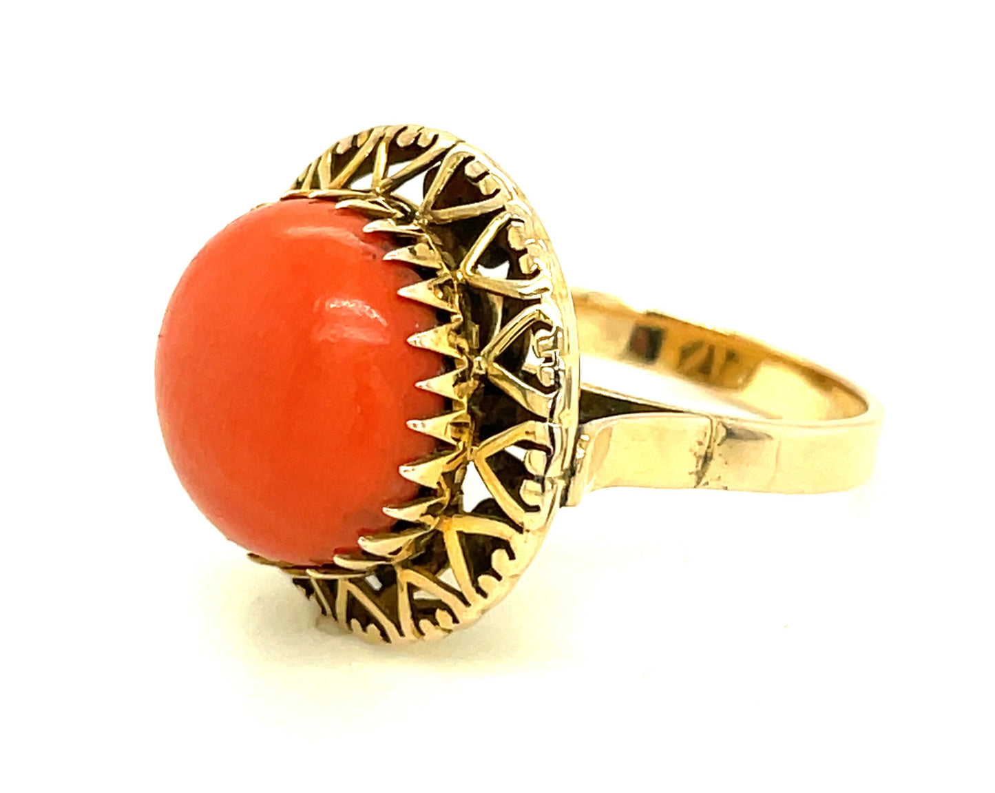 Vintage 14k Yellow Gold and Coral Filigree Ring Size 7 1/2