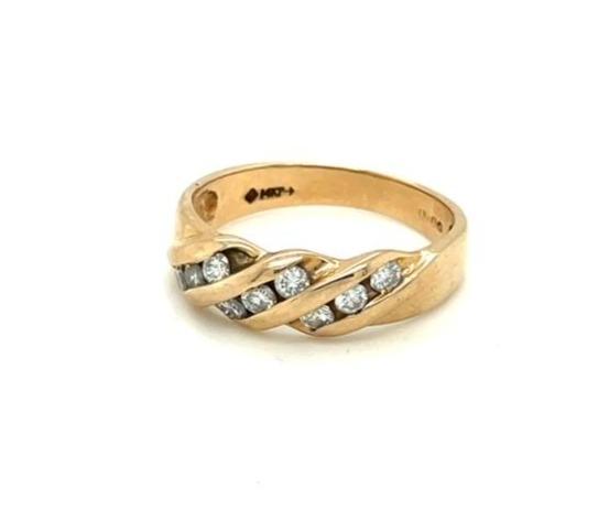 14k Yellow Gold And Diamond Ring 3.9g Size 9