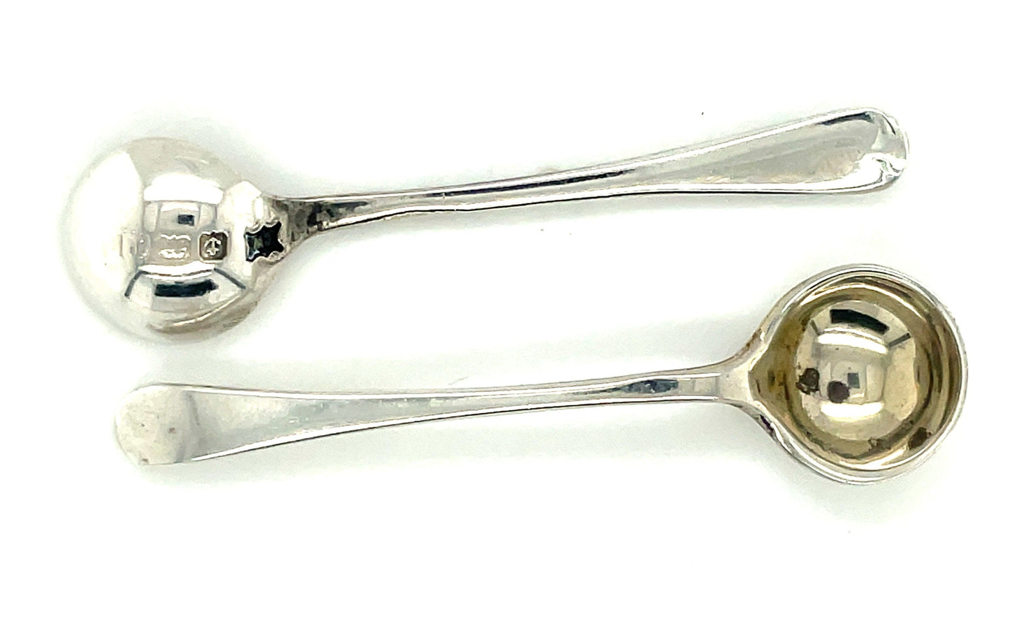 The Goldsmiths & Silversmiths Salt Cellars With Spoons 107.5g